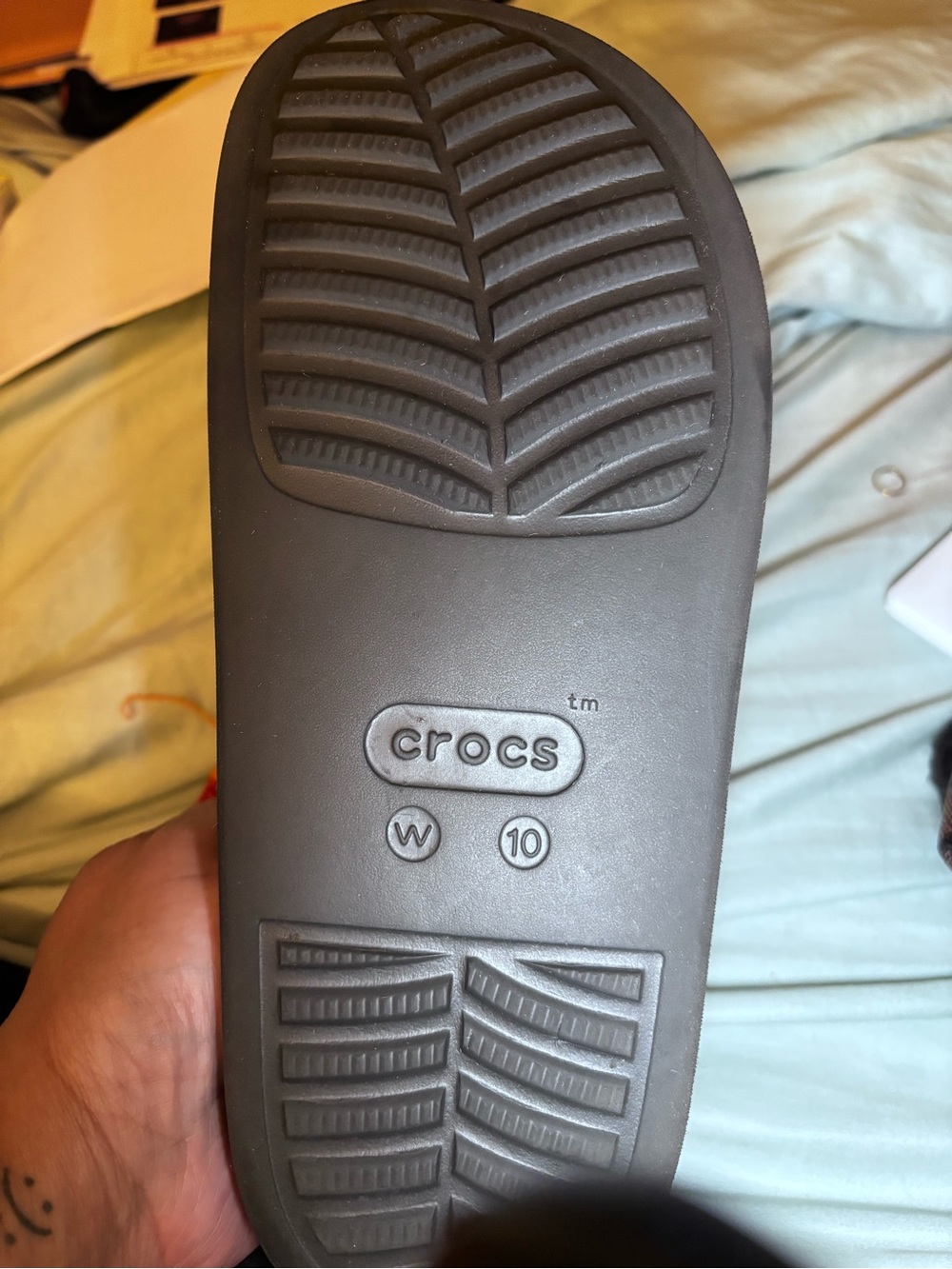 DYLAN PLATFORM CROCS SIZE 10W - Picture 6 of 8